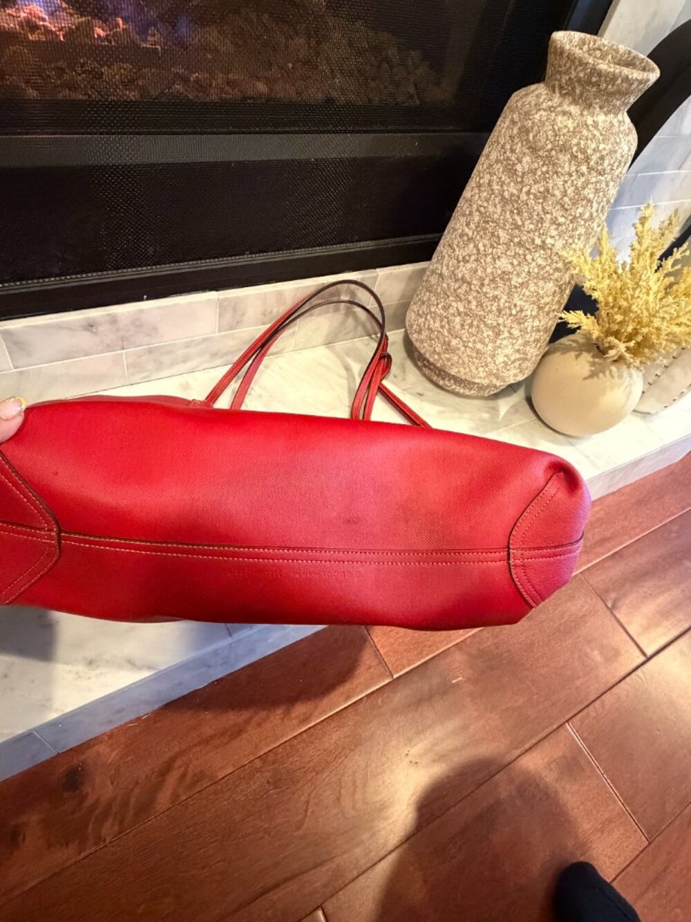 ✨ Gucci GG Supreme Reversible Tote – Red Interior ✨ - Picture 7 of 9